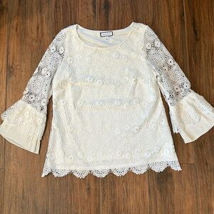 Creamy whitete lace over cami top Charter Club M